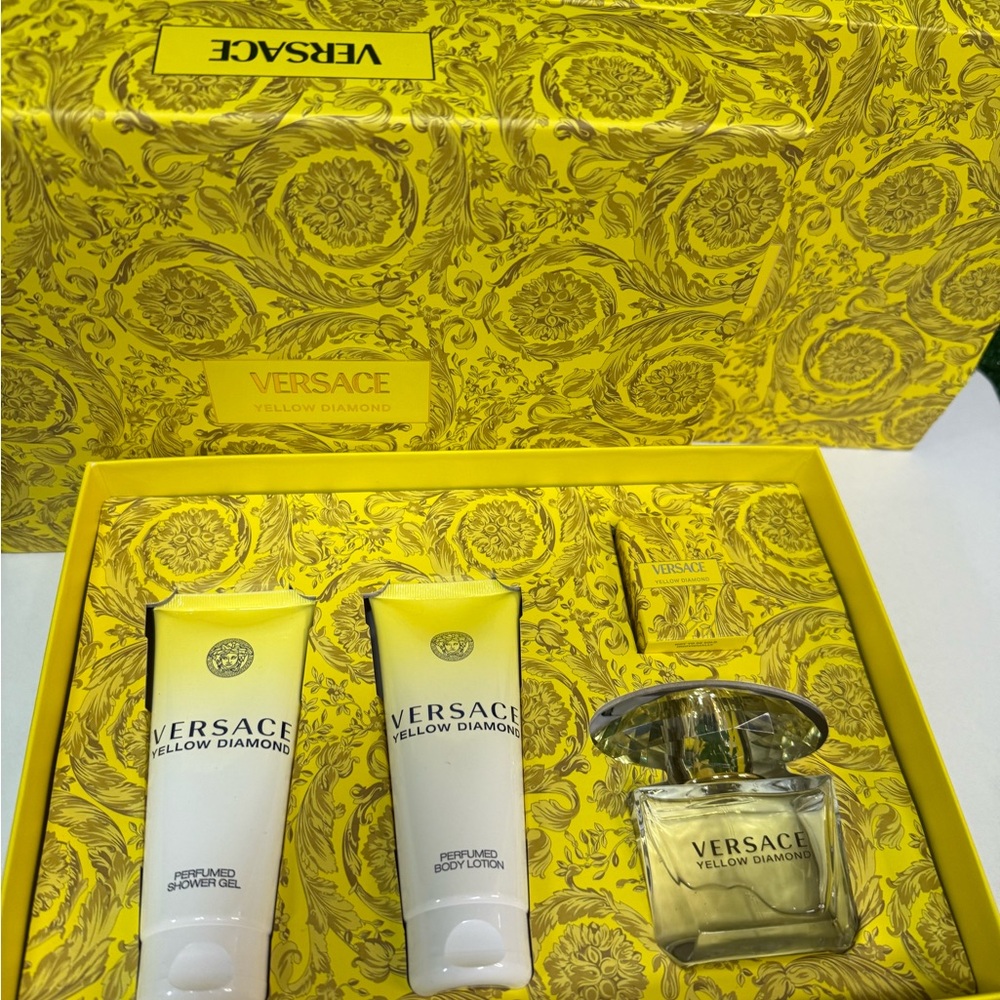 Versace Yellow Diamond Fragrance Set